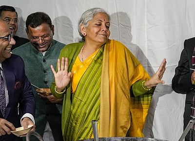 பட்ஜெட் 2024: இணையத்தை கலக்கும் மீம்ஸ்!